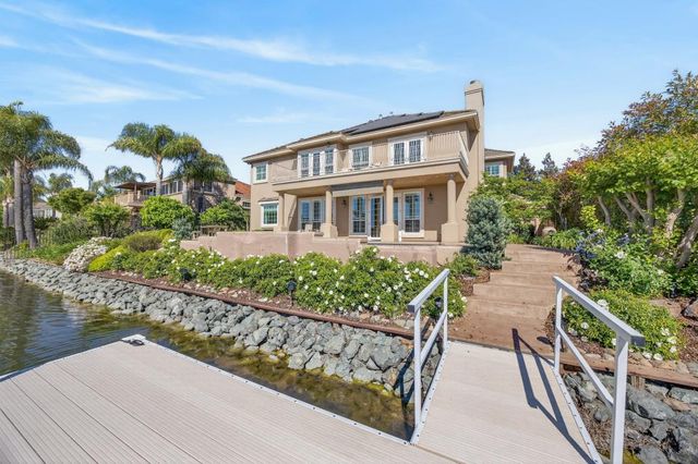 7672 Marina Cove Dr, Sacramento, CA 95831