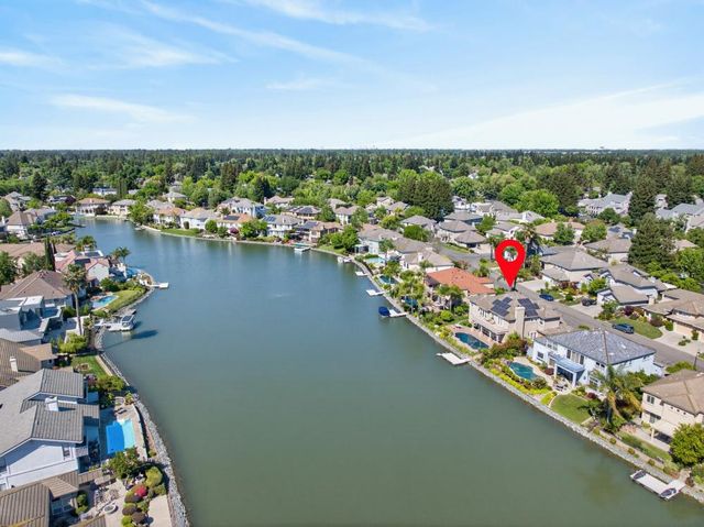 7672 Marina Cove Dr, Sacramento, CA 95831