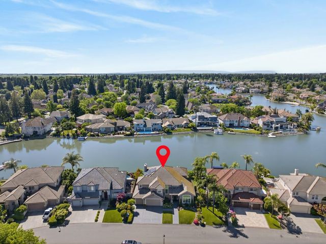 7672 Marina Cove Dr, Sacramento, CA 95831