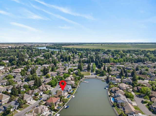 7672 Marina Cove Dr, Sacramento, CA 95831