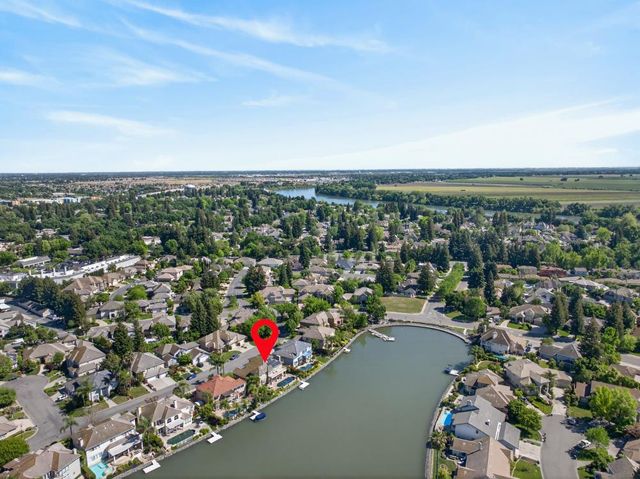 7672 Marina Cove Dr, Sacramento, CA 95831