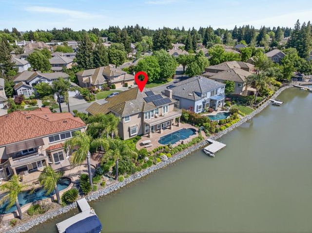 7672 Marina Cove Dr, Sacramento, CA 95831