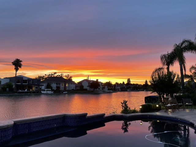 7672 Marina Cove Dr, Sacramento, CA 95831