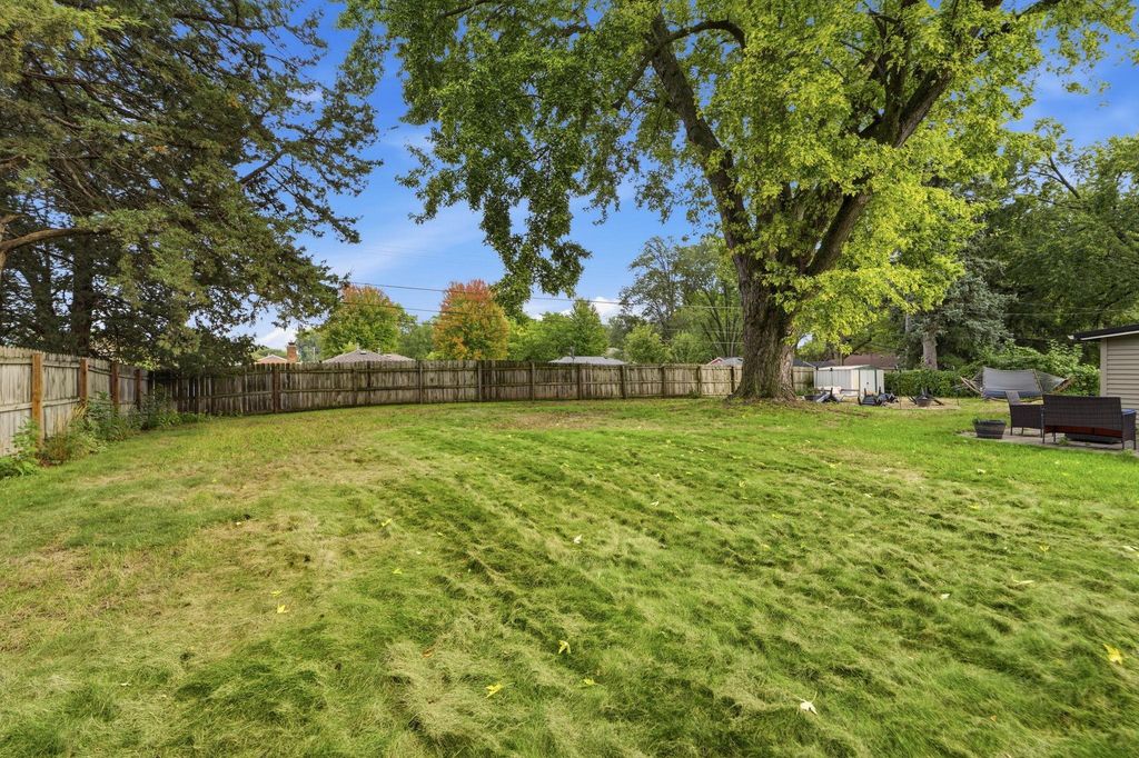 9101 Russell Avenue S, Bloomington, MN 55431 — photo 4
