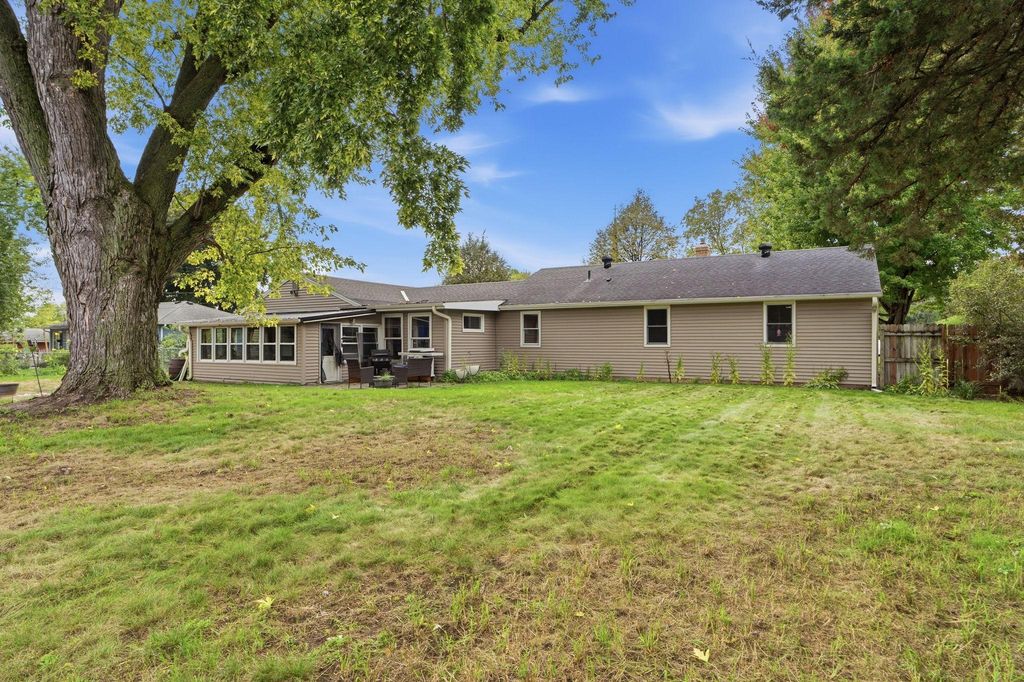 9101 Russell Avenue S, Bloomington, MN 55431 — photo 5