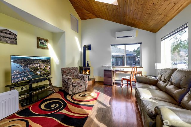 655 Hunt St, Friday Harbor, WA 98250