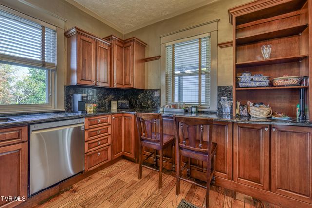 1505 West Lakeview Drive, Johnson City, TN 37601