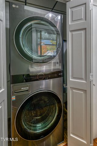 1505 West Lakeview Drive, Johnson City, TN 37601