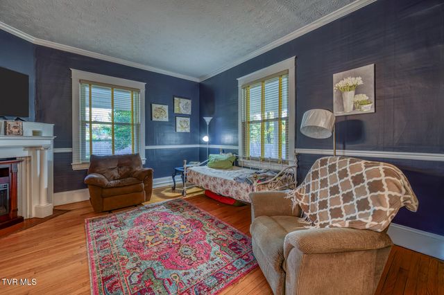 1505 West Lakeview Drive, Johnson City, TN 37601