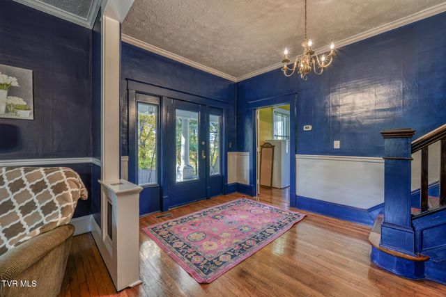 1505 West Lakeview Drive, Johnson City, TN 37601