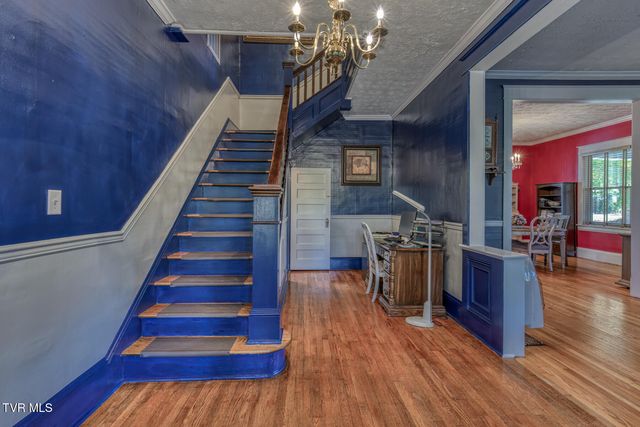 1505 West Lakeview Drive, Johnson City, TN 37601