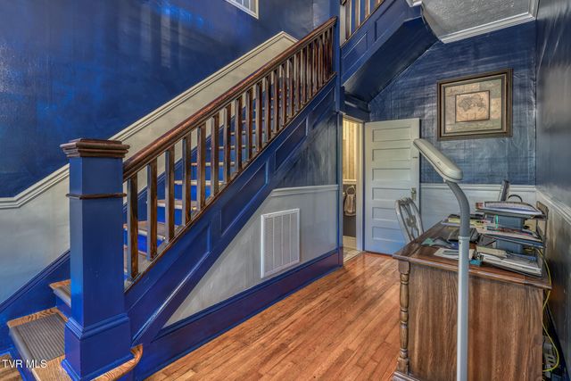 1505 West Lakeview Drive, Johnson City, TN 37601