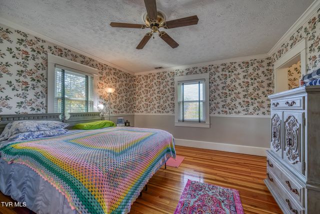 1505 West Lakeview Drive, Johnson City, TN 37601