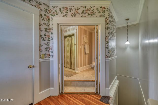 1505 West Lakeview Drive, Johnson City, TN 37601