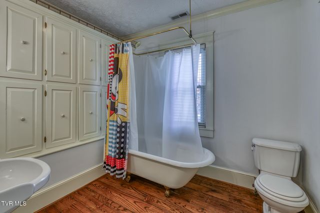 1505 West Lakeview Drive, Johnson City, TN 37601