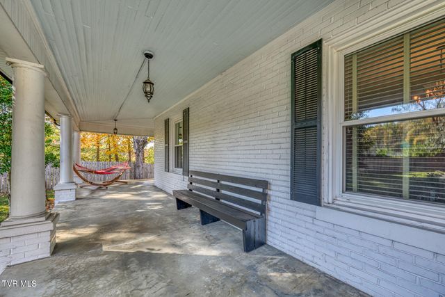 1505 West Lakeview Drive, Johnson City, TN 37601