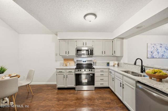 10877 CABBAGE POND Court, Jacksonville, FL 32257
