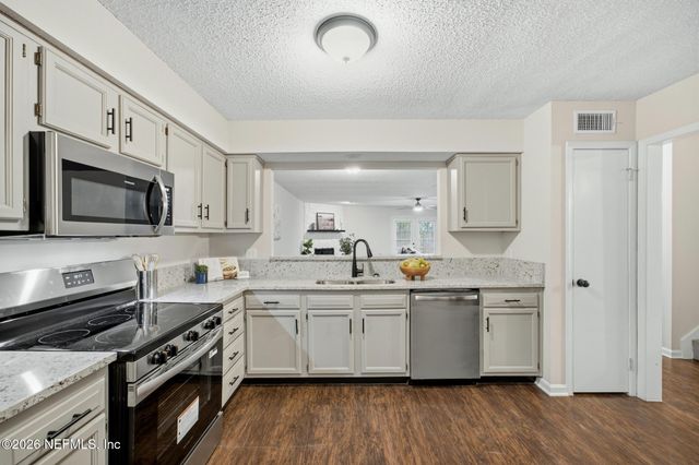10877 CABBAGE POND Court, Jacksonville, FL 32257