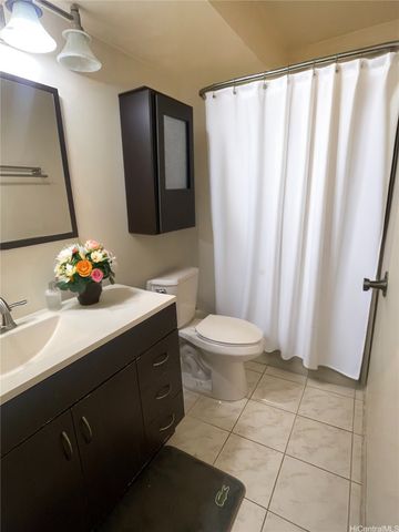 469 Ena Road 2102, Honolulu, HI 96815