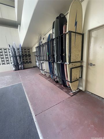 469 Ena Road 2102, Honolulu, HI 96815