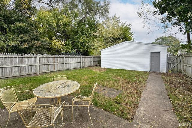 1214 Locust Street, Elkhart, IN 46514