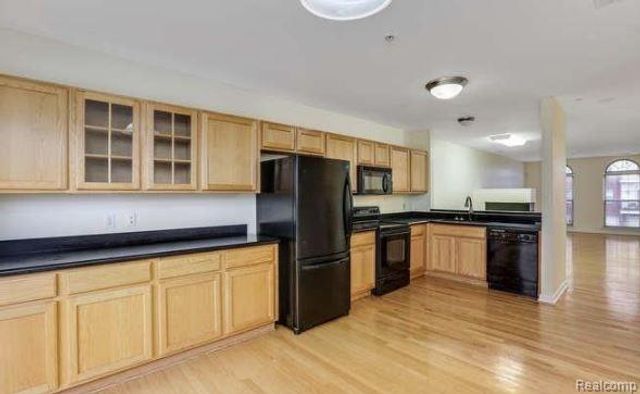 1386 Raliegh Place, Troy, MI 48084