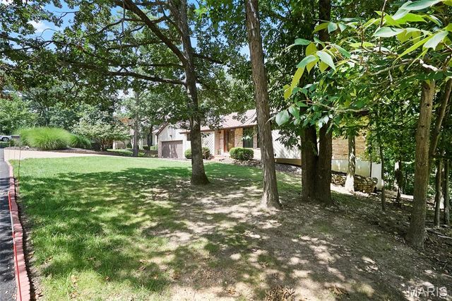 1604 Creightonwood Court single family home, High Ridge, MO 63049