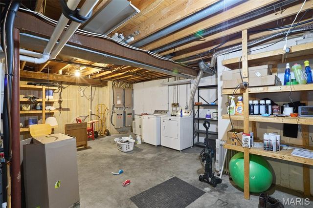 1604 Creightonwood Court single family home, High Ridge, MO 63049