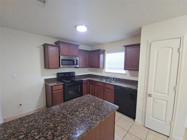 2303 Golden Brandy Lane, Rosenberg, TX 77469