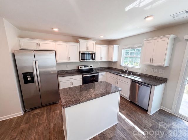 2014 Tarzi Lane, Charlotte, NC 28215