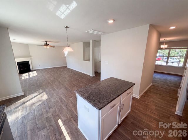 2014 Tarzi Lane, Charlotte, NC 28215