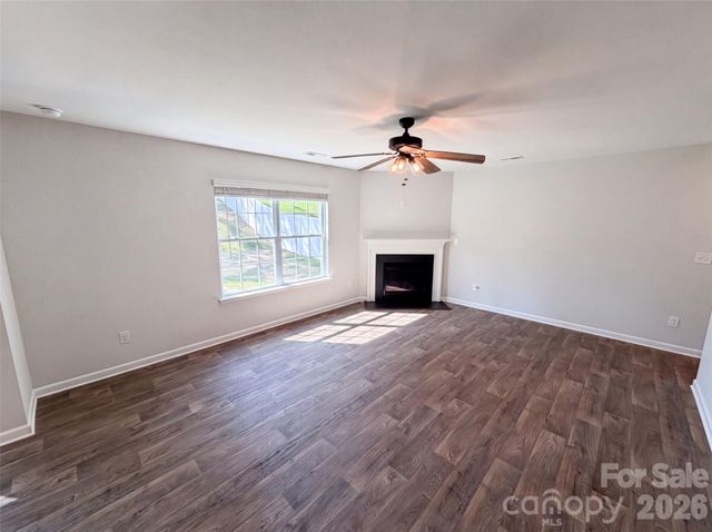 2014 Tarzi Lane, Charlotte, NC 28215