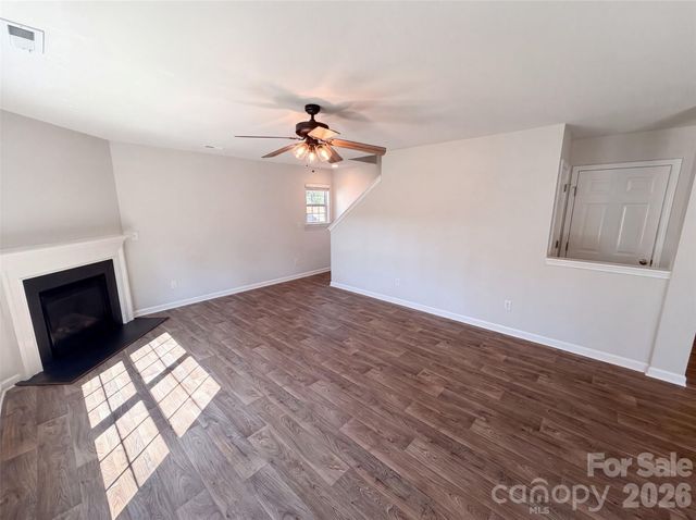 2014 Tarzi Lane, Charlotte, NC 28215