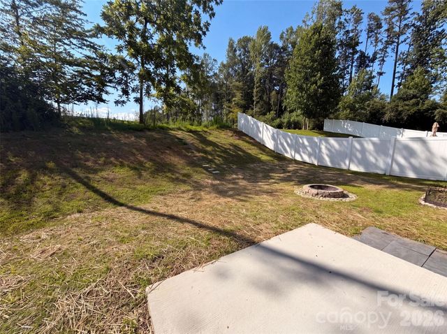 2014 Tarzi Lane, Charlotte, NC 28215