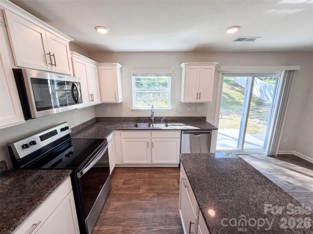 2014 Tarzi Lane, Charlotte, NC 28215