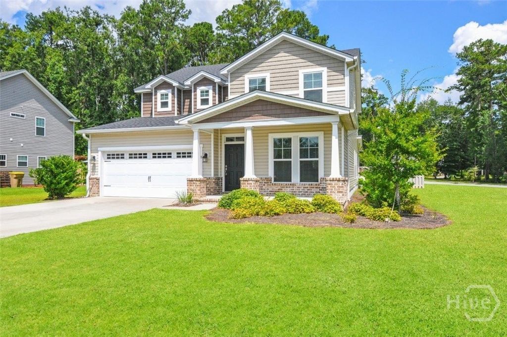 Image 2 of property listing at 8 Lonnie Drive, Richmond Hill, GA 31324