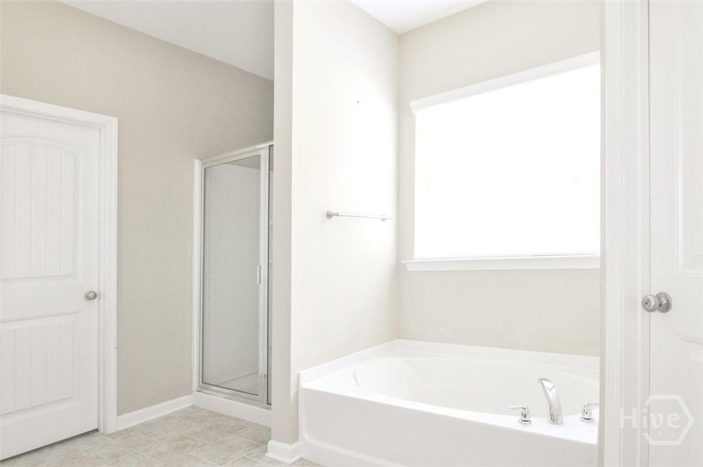 Image 23 of property listing at 8 Lonnie Drive, Richmond Hill, GA 31324