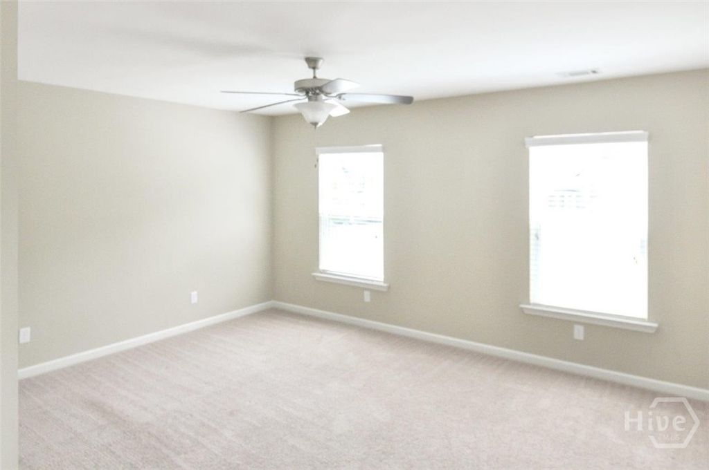 Image 24 of property listing at 8 Lonnie Drive, Richmond Hill, GA 31324