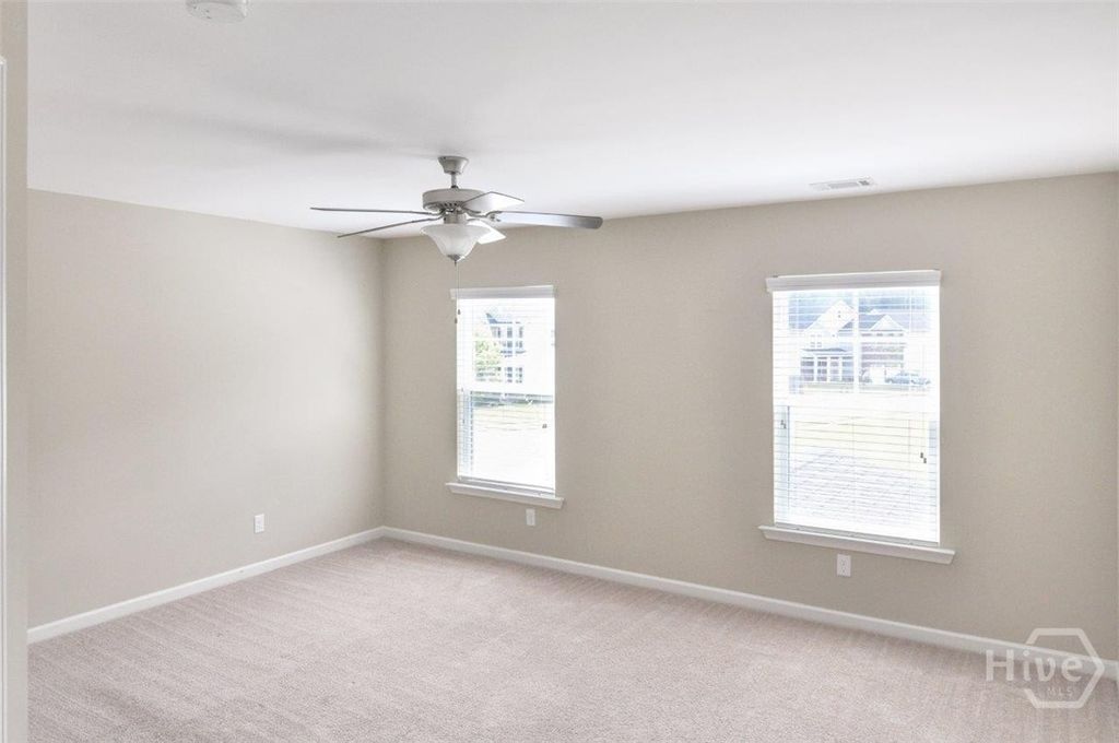 Image 30 of property listing at 8 Lonnie Drive, Richmond Hill, GA 31324