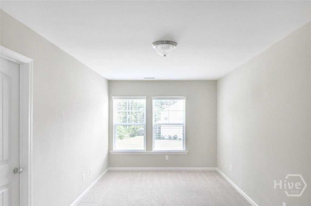 Image 31 of property listing at 8 Lonnie Drive, Richmond Hill, GA 31324