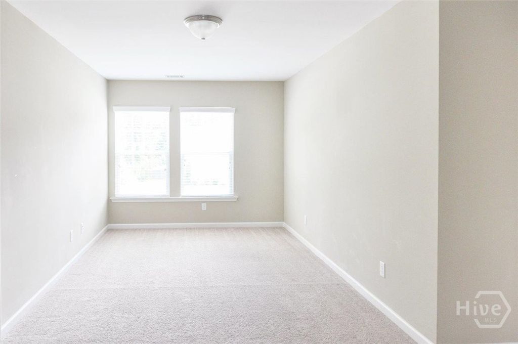 Image 32 of property listing at 8 Lonnie Drive, Richmond Hill, GA 31324