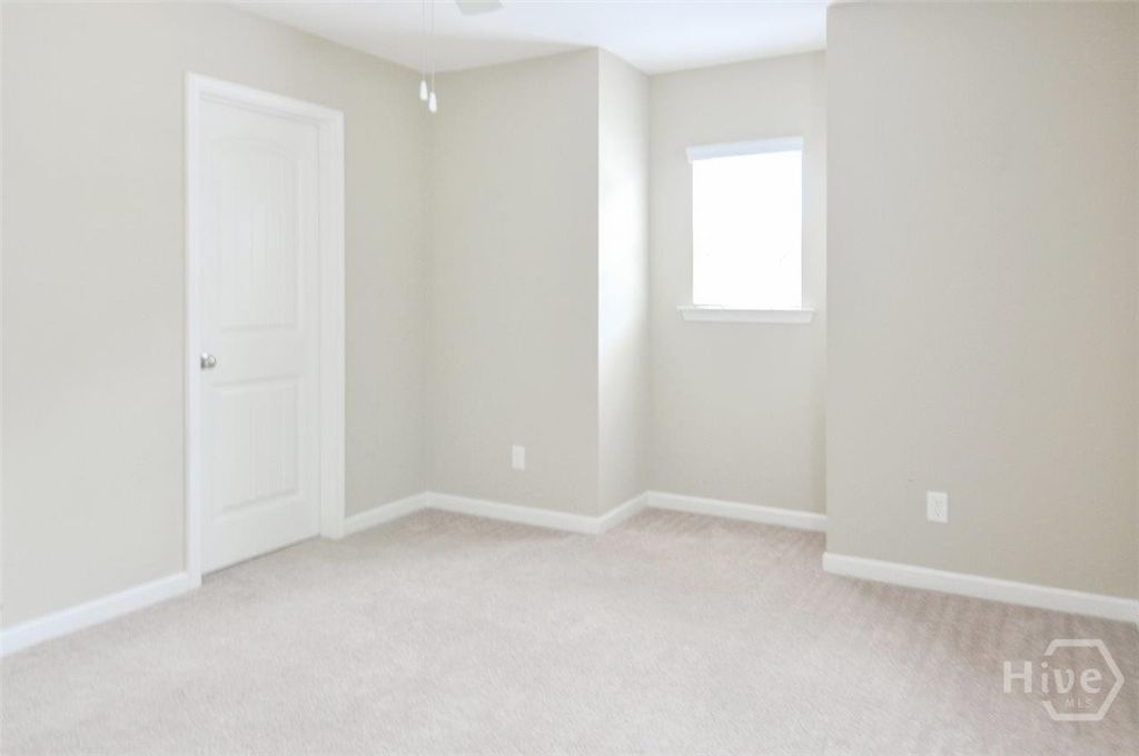 Image 34 of property listing at 8 Lonnie Drive, Richmond Hill, GA 31324