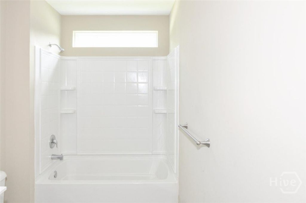 Image 38 of property listing at 8 Lonnie Drive, Richmond Hill, GA 31324