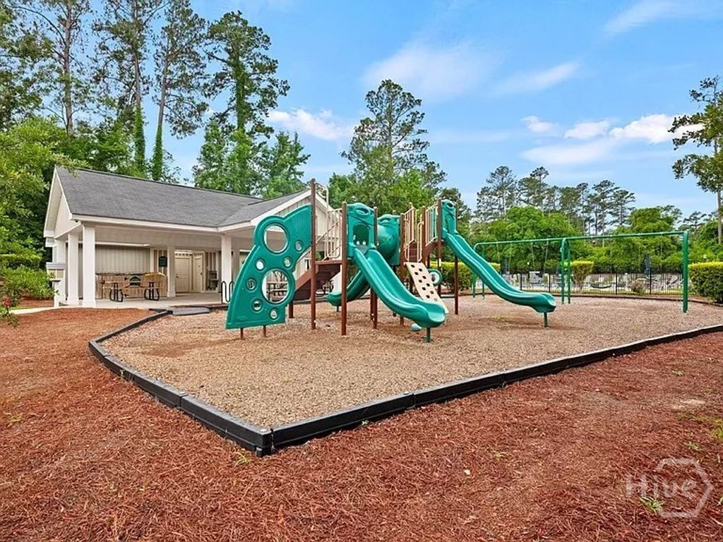 Image 50 of property listing at 8 Lonnie Drive, Richmond Hill, GA 31324