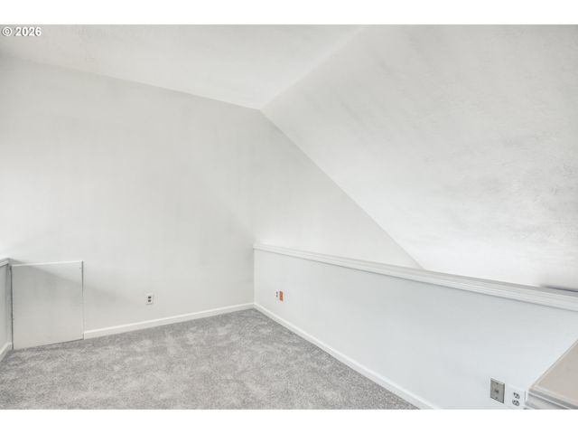 4000 CARMAN Dr 79, Lake Oswego, OR 97035