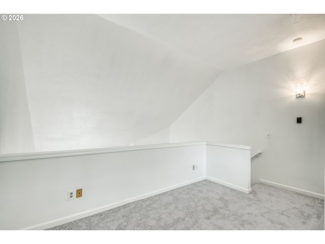 4000 CARMAN Dr 79, Lake Oswego, OR 97035