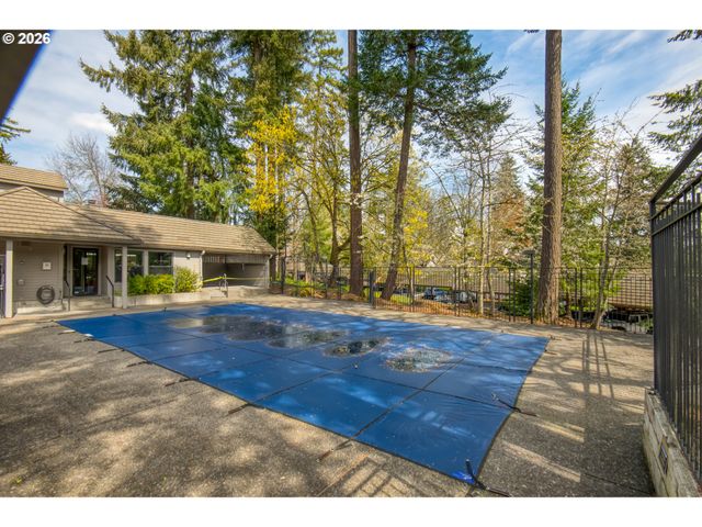 4000 CARMAN Dr 79, Lake Oswego, OR 97035