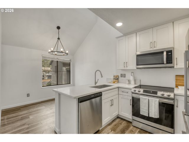 4000 CARMAN Dr 79, Lake Oswego, OR 97035