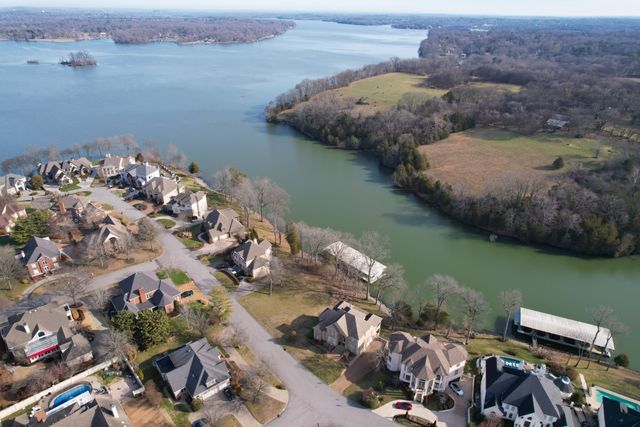 1132 Safety Harbor Cv, Old Hickory, TN 37138
