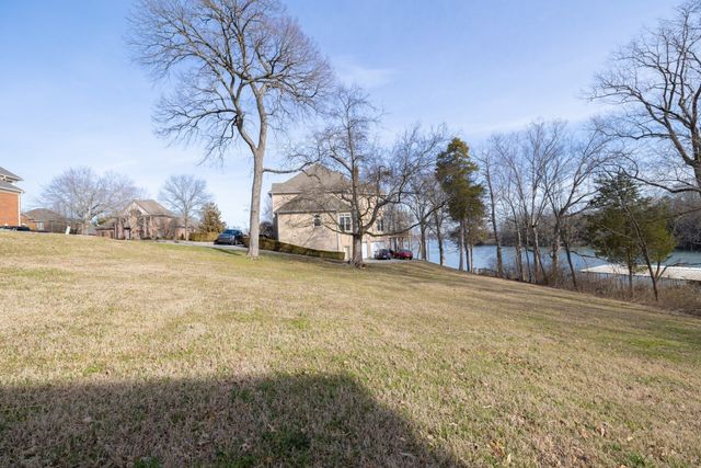 1132 Safety Harbor Cv, Old Hickory, TN 37138